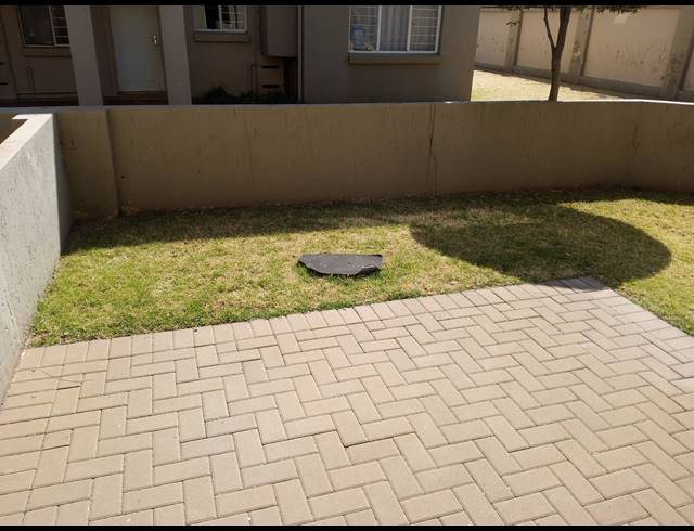 2 BEDROOM SECTIONAL TITLE FOR SALE IN KLIPPOORTJE